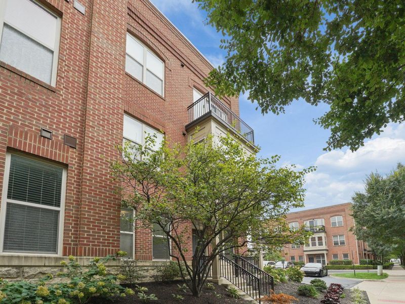 972 Perry Street , Unit 101, Columbus, OH 43215 Photo 3