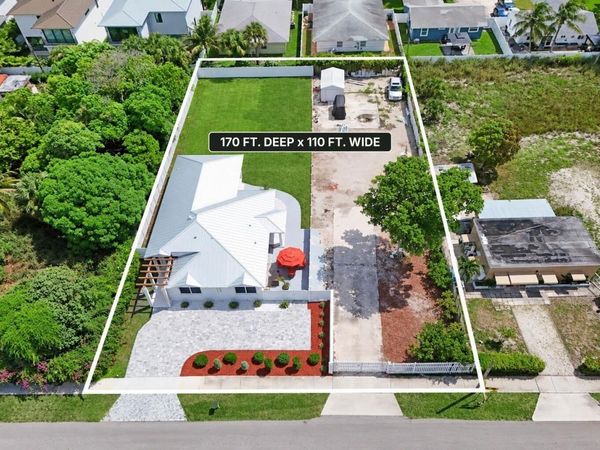 202 SE 4TH Street, Delray Beach, FL 33483