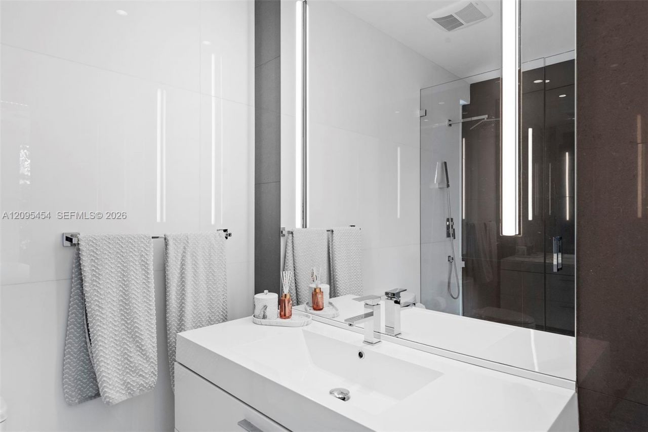 480 Ocean Blvd , Golden Beach, FL 33160 Photo