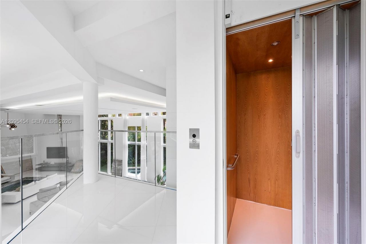 480 Ocean Blvd , Golden Beach, FL 33160 Photo