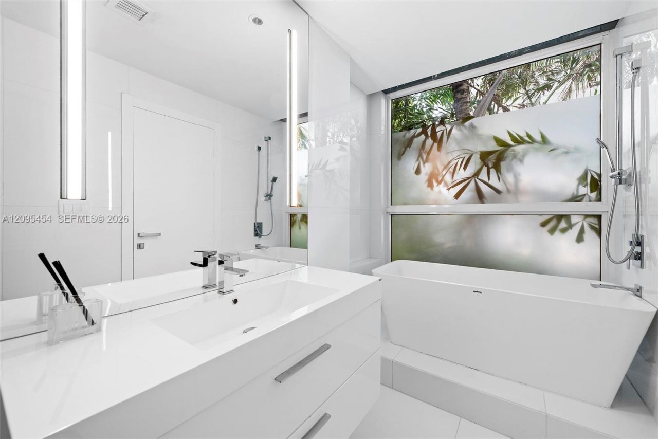 480 Ocean Blvd , Golden Beach, FL 33160 Photo