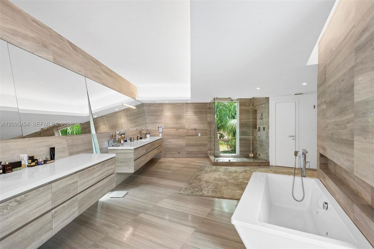 480 Ocean Blvd , Golden Beach, FL 33160 Photo