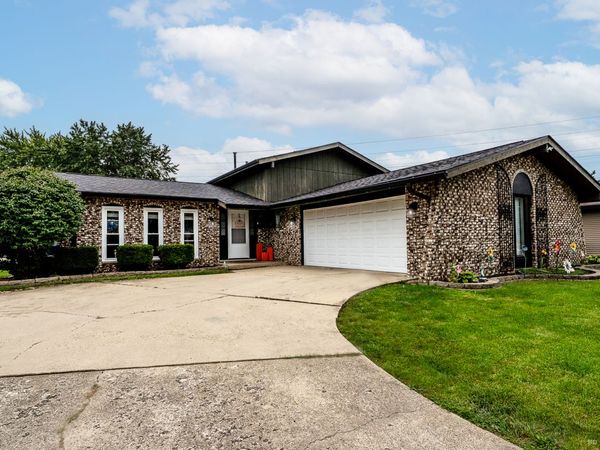 2407 Durness Court , Crest Hill, IL 60403