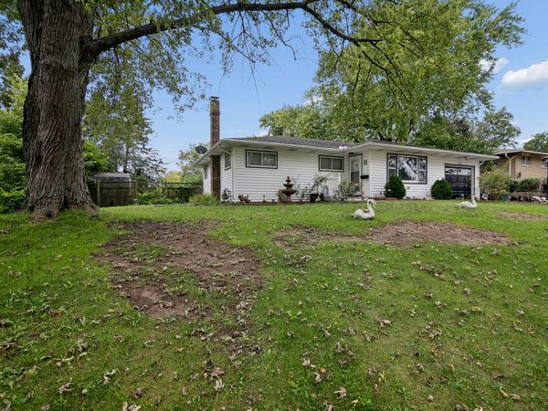 3858 E Lakeview Drive , Kankakee, IL 60901