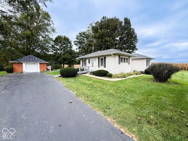 14718 N State Road 9 , Hope, IN 47246