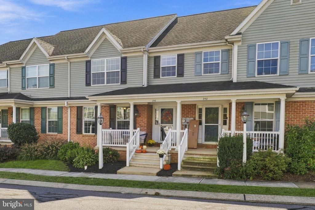256 COOL CREEK WAY , LANCASTER, PA 17602