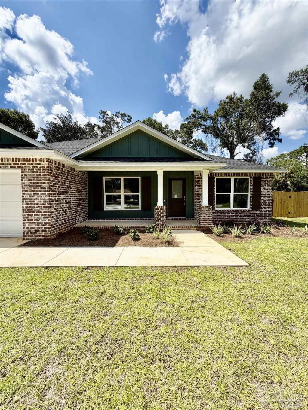 2003 Blakely Ave, Pensacola, FL 32507 Main Photo