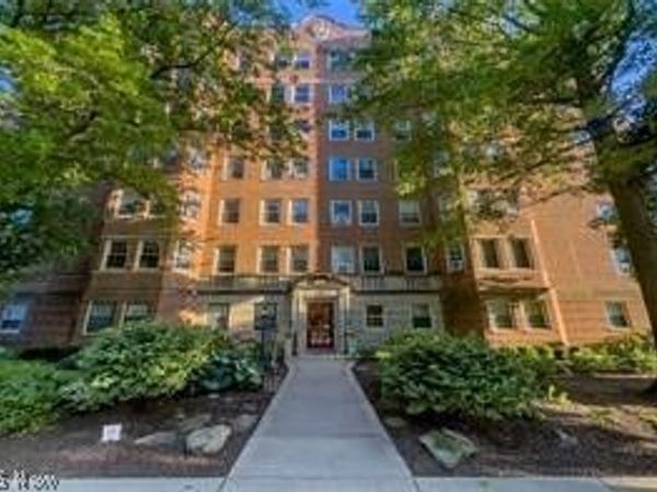 13500 Shaker Boulevard , Cleveland, OH 44120