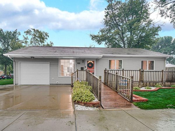 203 E Manor Drive , Griffith, IN 46319