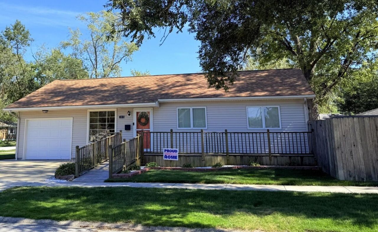 203 E Manor Drive, Griffith, IN 46319 Main Photo