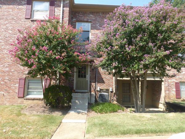 1207 CHAMBERLAIN DR, Unit 102, Memphis, TN 38119