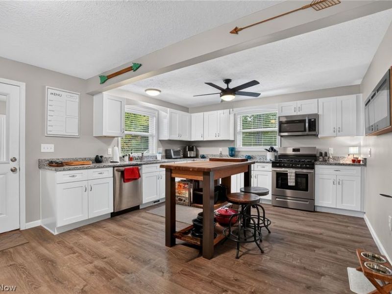 16398 Swine Creek Road, Middlefield, OH 44062 Photo 12