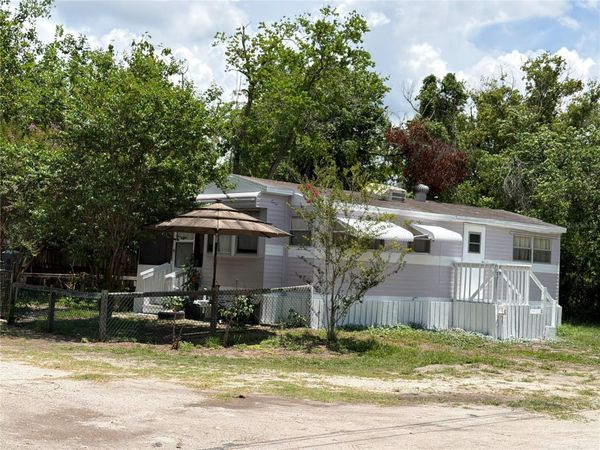 8426 KRICKET LANE , TAMPA, FL 33637