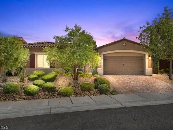 286 Besame Court , Las Vegas, NV 89138