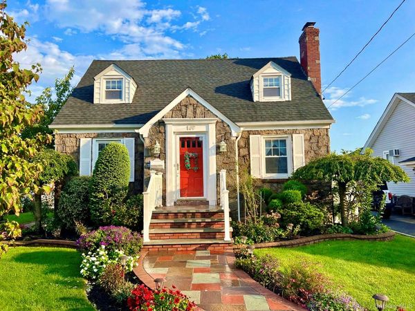 199 Claxton Avenue , Bellmore, NY 11710