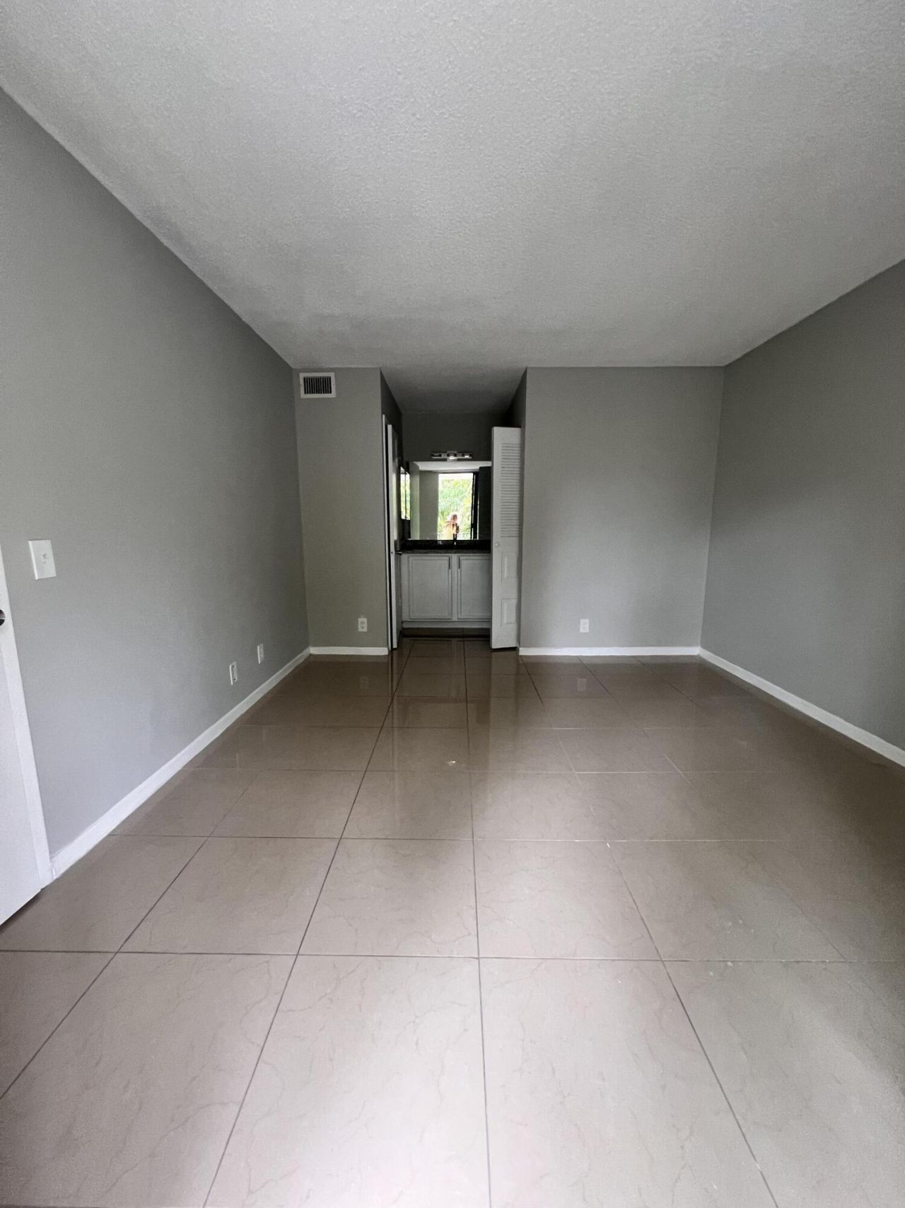 700 Executive Center Drive, Unit 211, West Palm Beach, FL 33401 Photo