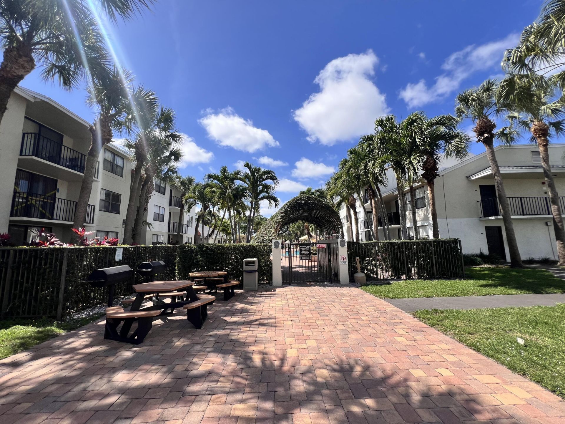 700 Executive Center Drive, Unit 211, West Palm Beach, FL 33401 Photo