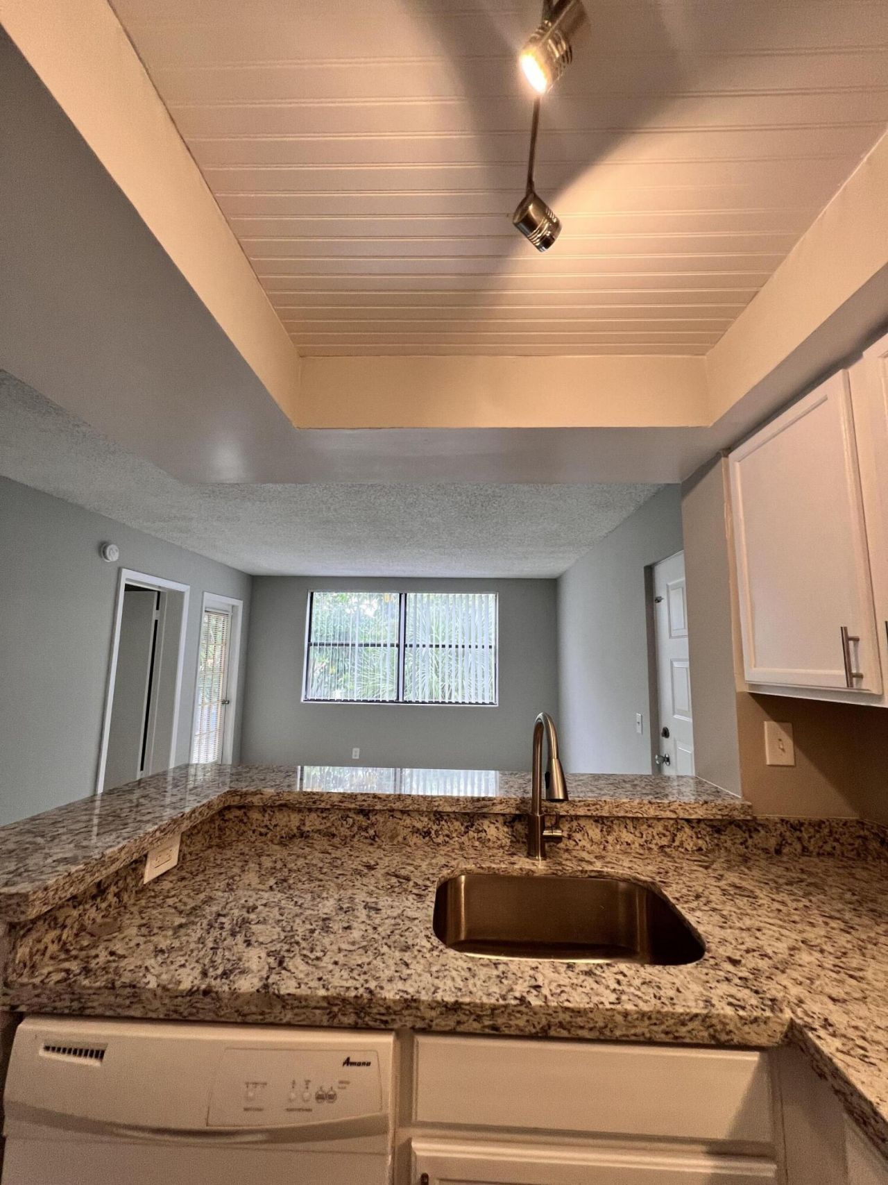 700 Executive Center Drive, Unit 211, West Palm Beach, FL 33401 Photo