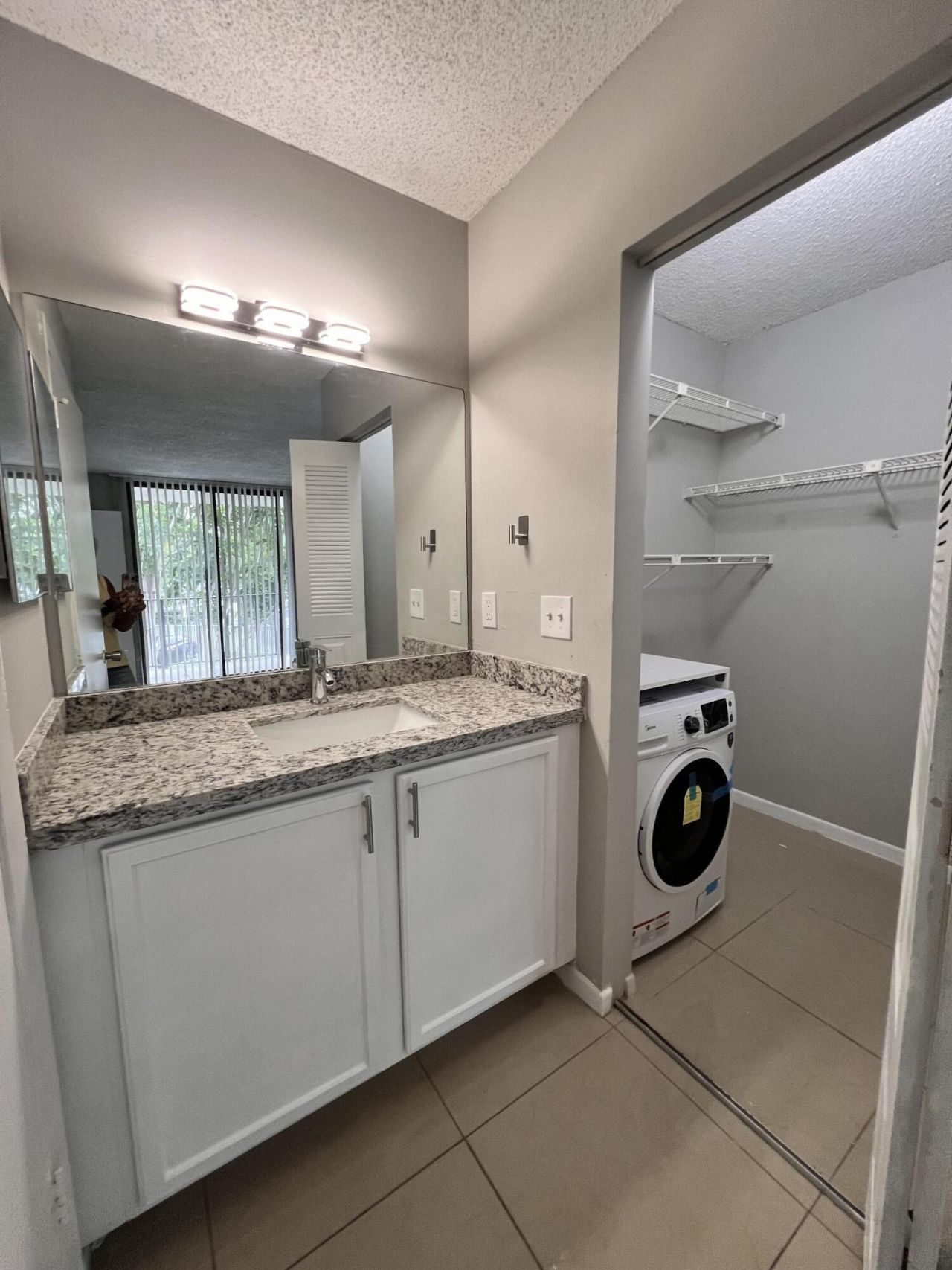 700 Executive Center Drive, Unit 211, West Palm Beach, FL 33401 Photo