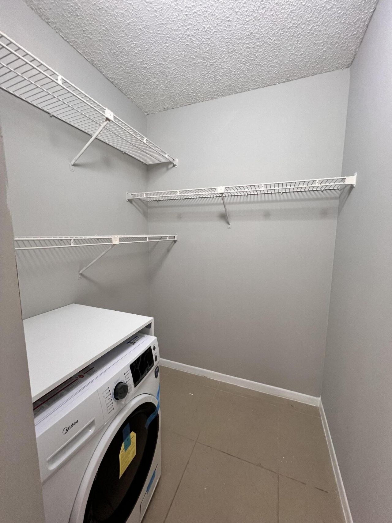 700 Executive Center Drive, Unit 211, West Palm Beach, FL 33401 Photo