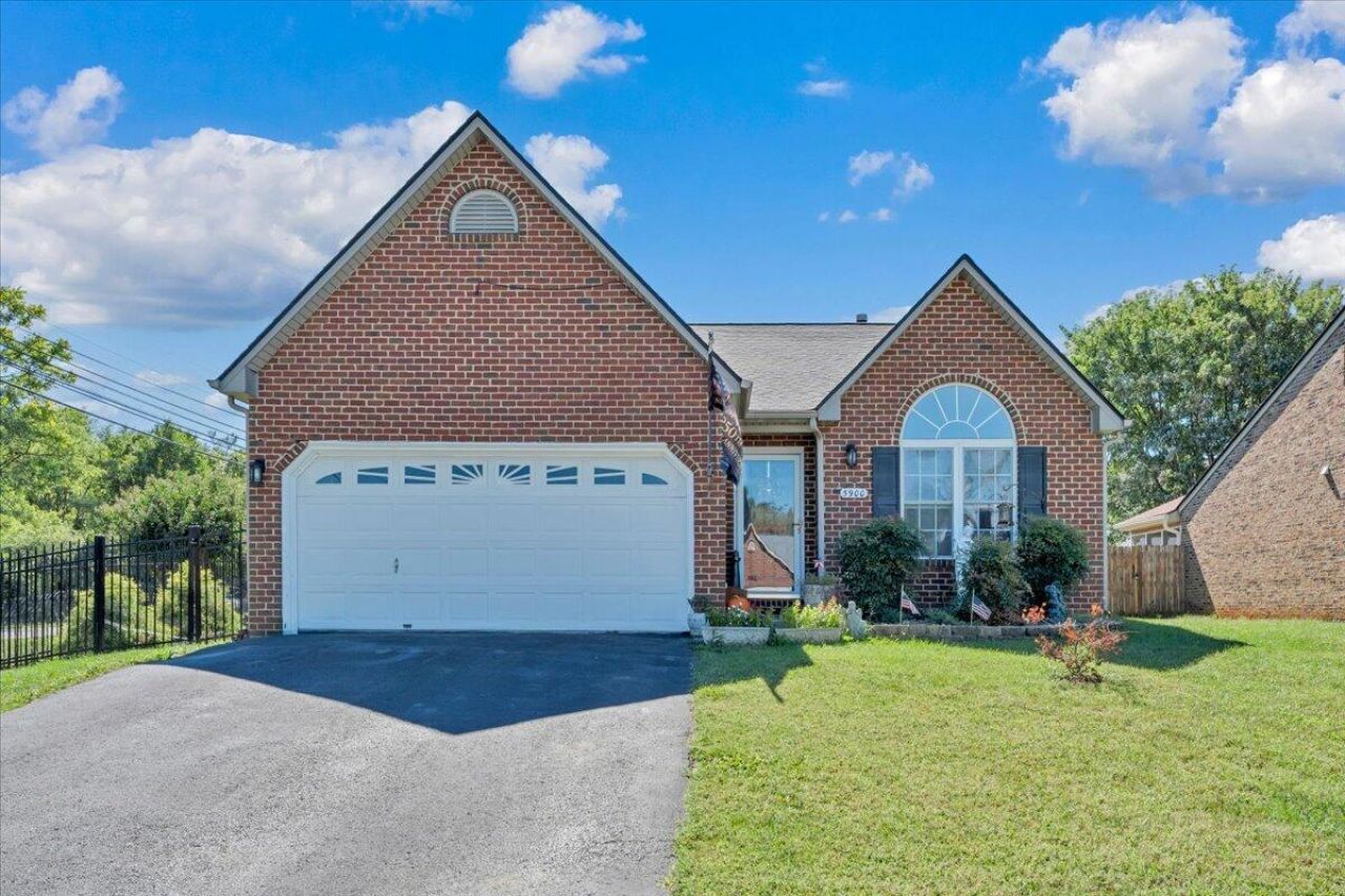 5900 Carolina Trl, Roanoke, VA 24019 Main Photo