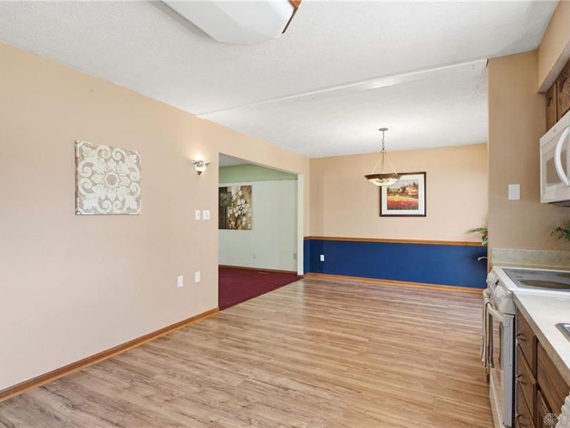 4043 Summerfield Drive, Beavercreek, OH 45432 Photo 11
