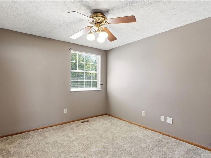 4043 Summerfield Drive, Beavercreek, OH 45432 Photo 12