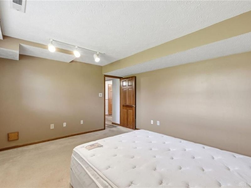 4043 Summerfield Drive, Beavercreek, OH 45432 Photo 27