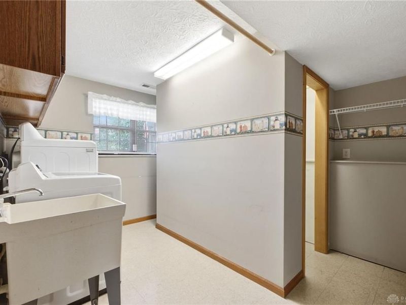 4043 Summerfield Drive, Beavercreek, OH 45432 Photo 28