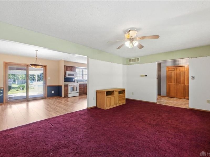 4043 Summerfield Drive, Beavercreek, OH 45432 Photo 4
