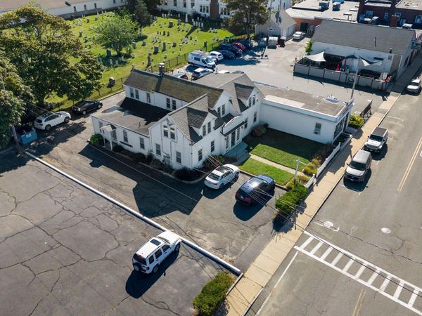 28 Barnstable Road , Hyannis, MA 02601