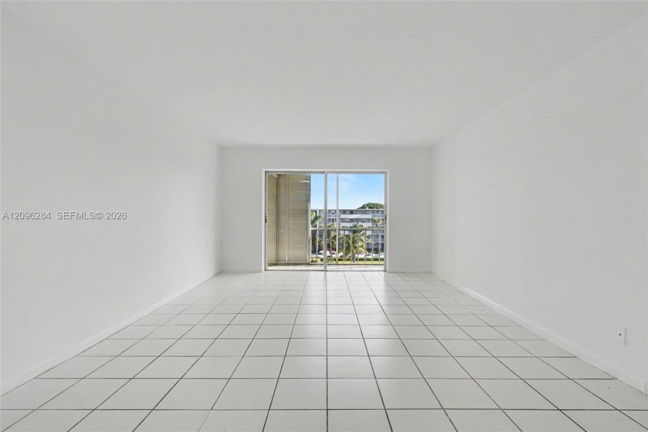 4700 Washington St , Unit 502, Hollywood, FL 33021 Photo