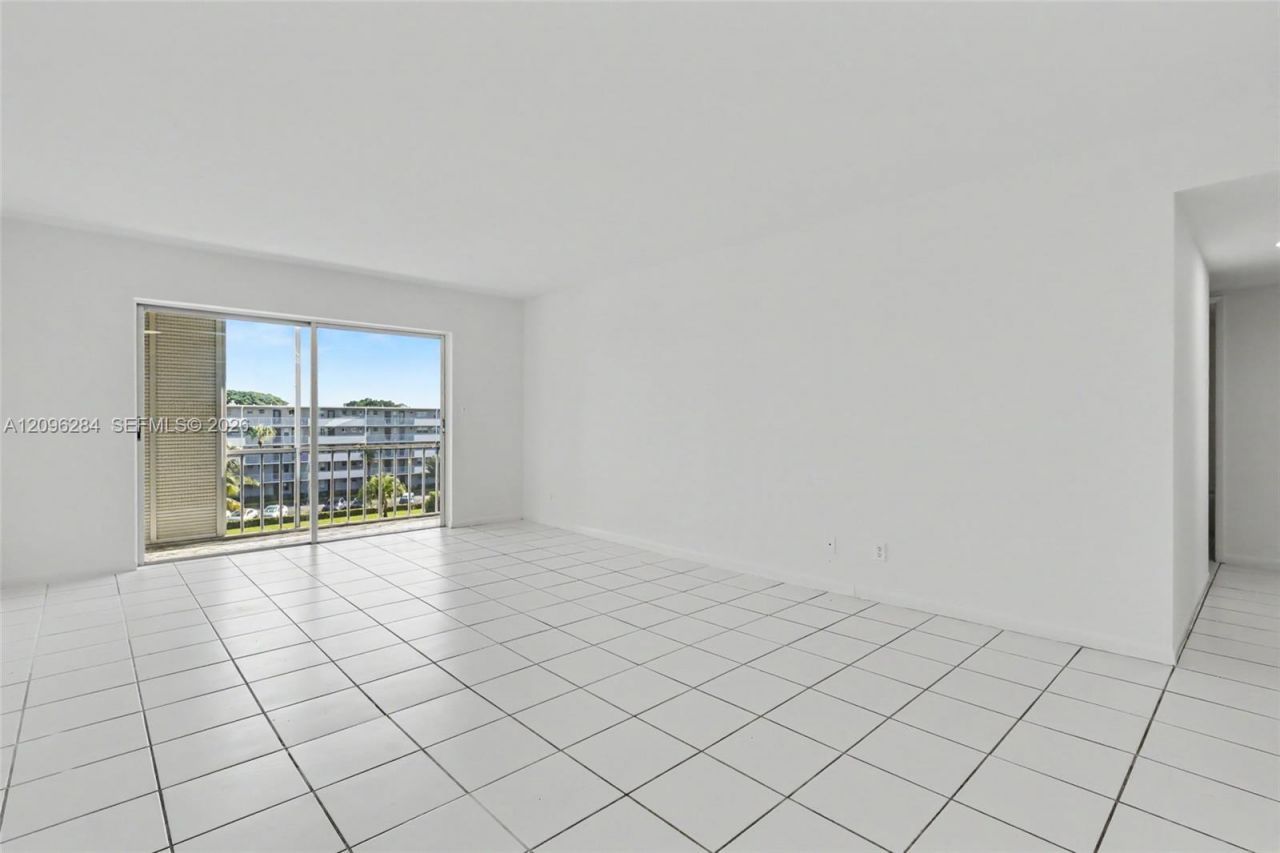 4700 Washington St , Unit 502, Hollywood, FL 33021 Photo