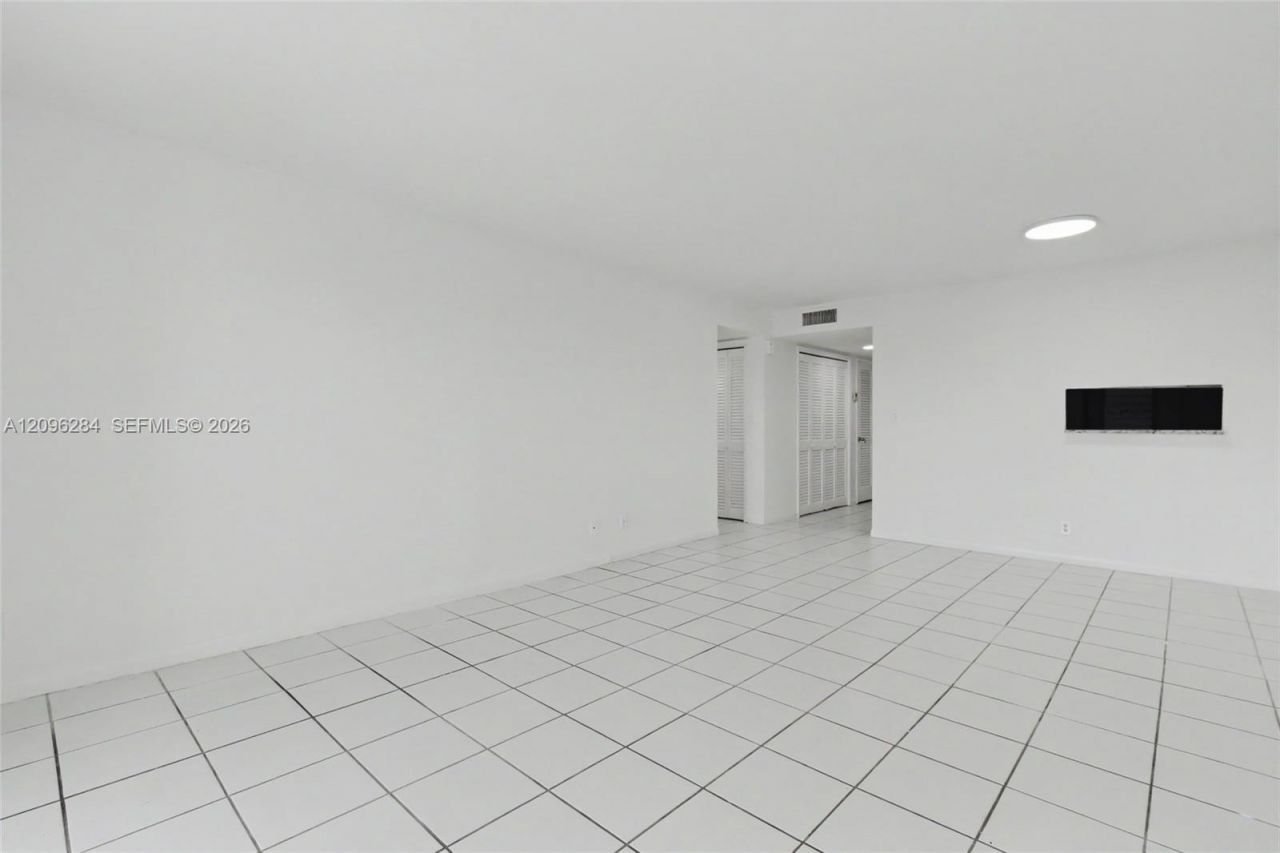 4700 Washington St , Unit 502, Hollywood, FL 33021 Photo