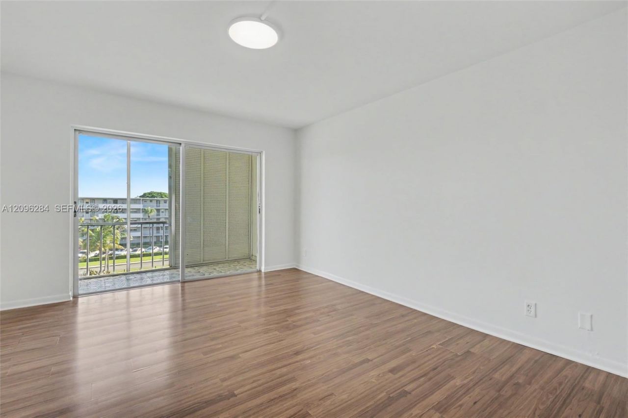 4700 Washington St , Unit 502, Hollywood, FL 33021 Photo