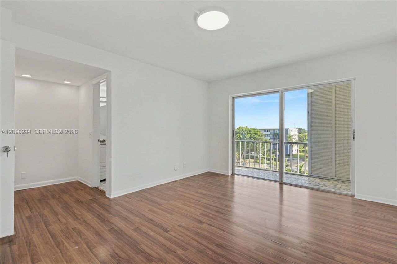 4700 Washington St , Unit 502, Hollywood, FL 33021 Photo