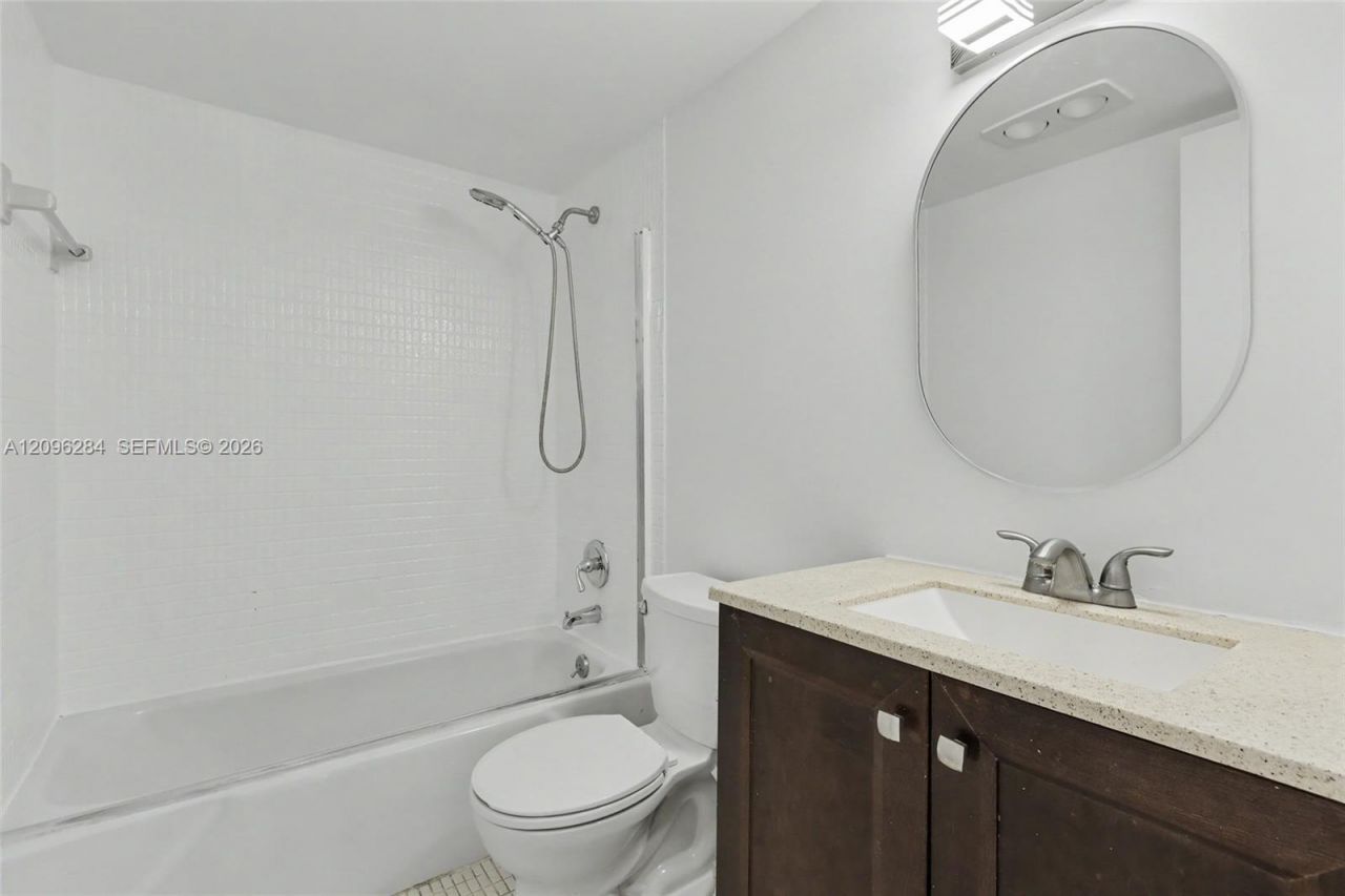 4700 Washington St , Unit 502, Hollywood, FL 33021 Photo