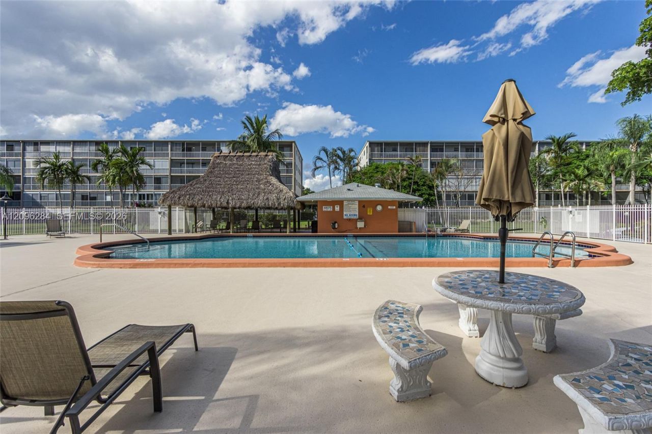 4700 Washington St , Unit 502, Hollywood, FL 33021 Photo