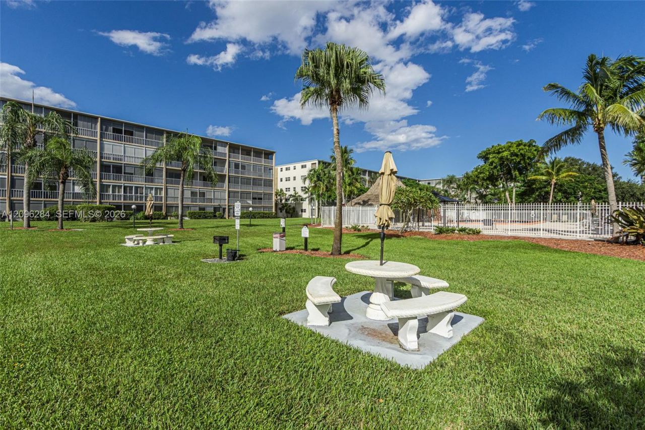 4700 Washington St , Unit 502, Hollywood, FL 33021 Photo