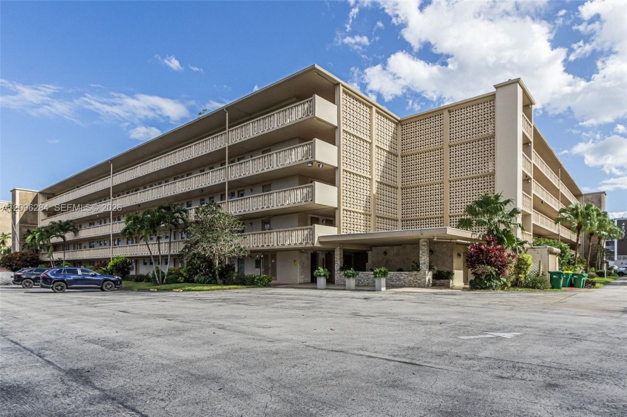 4700 Washington St , Unit 502, Hollywood, FL 33021 Photo