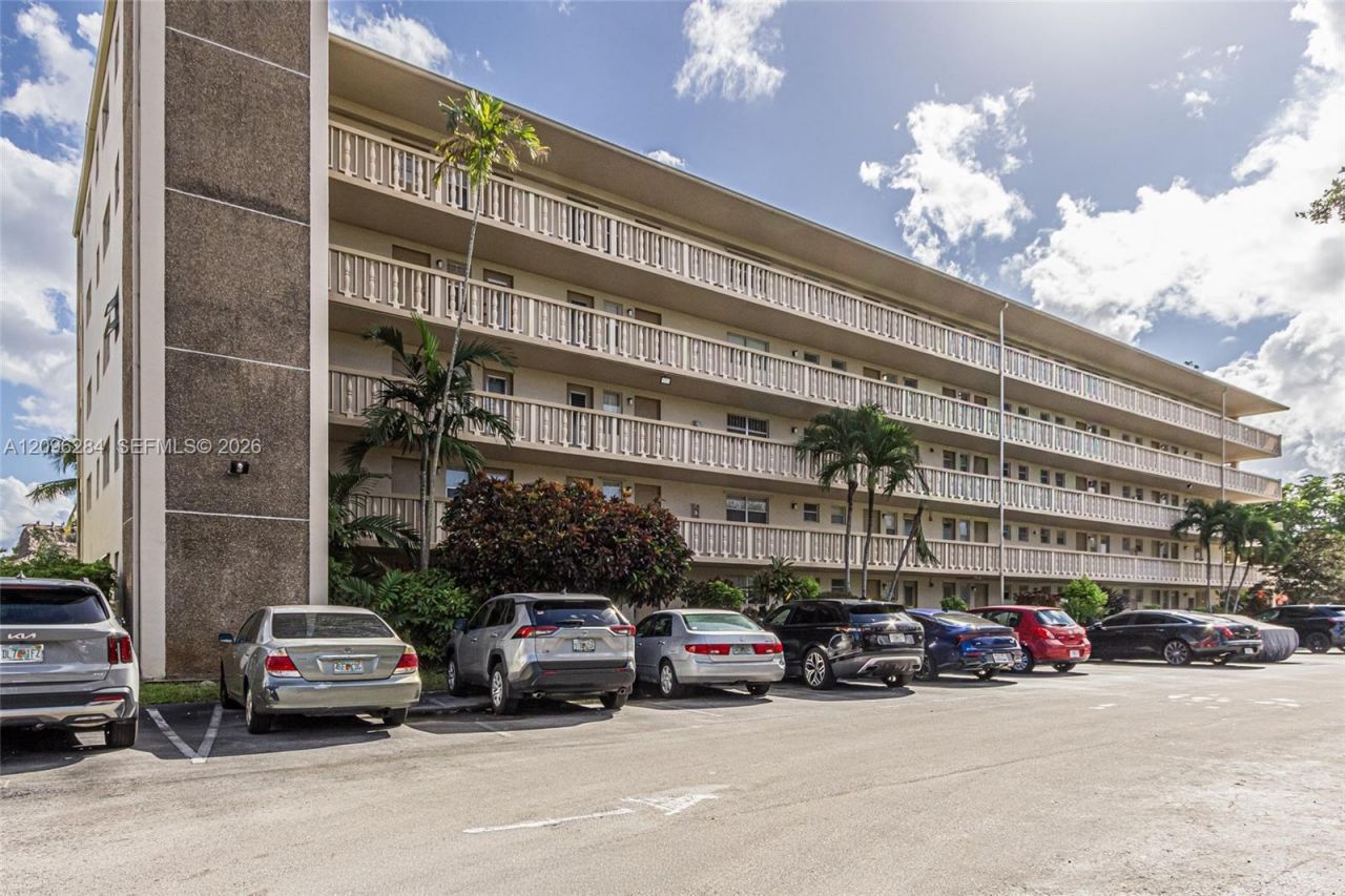 4700 Washington St , Unit 502, Hollywood, FL 33021 Photo