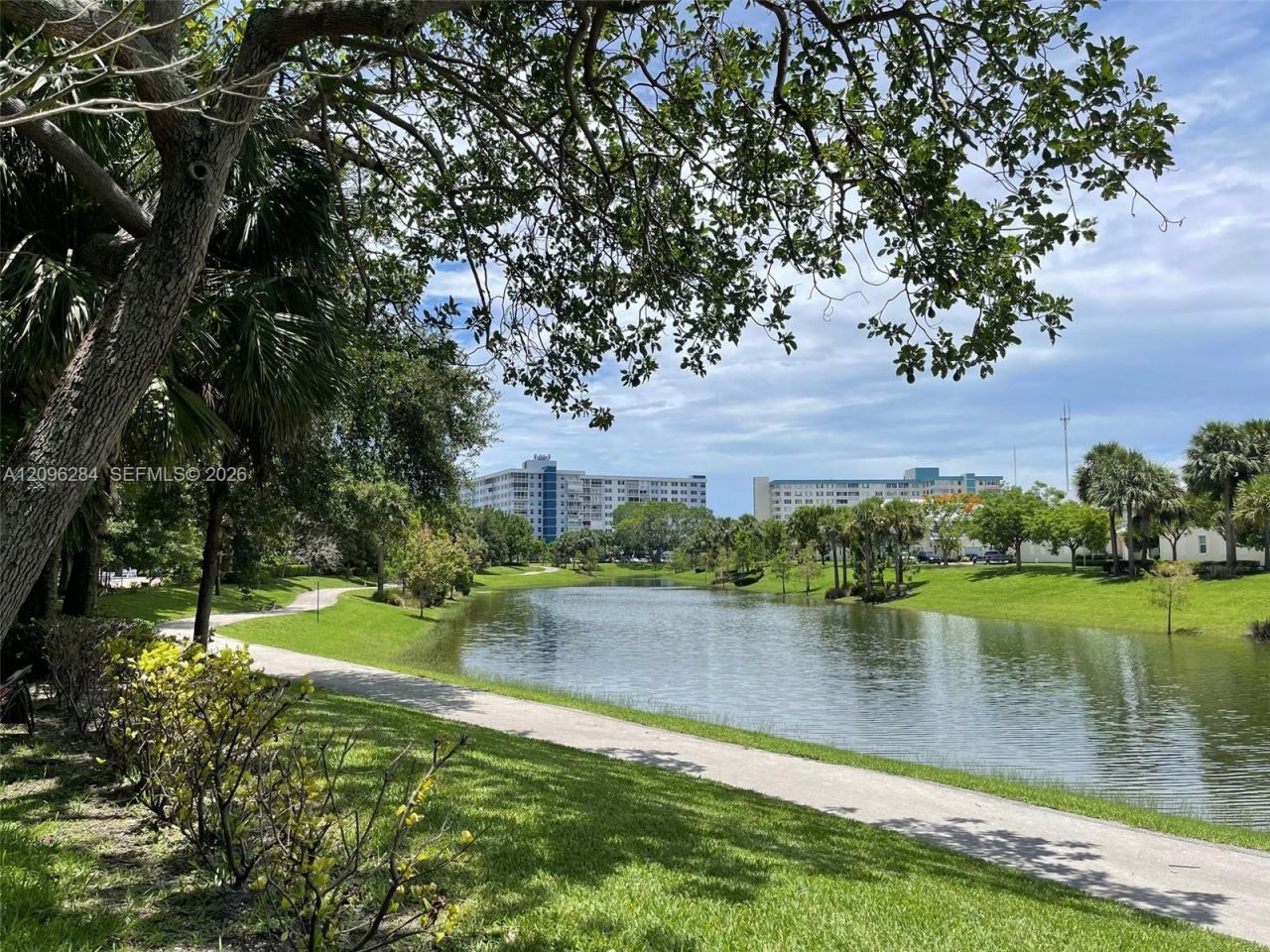 4700 Washington St , Unit 502, Hollywood, FL 33021 Photo