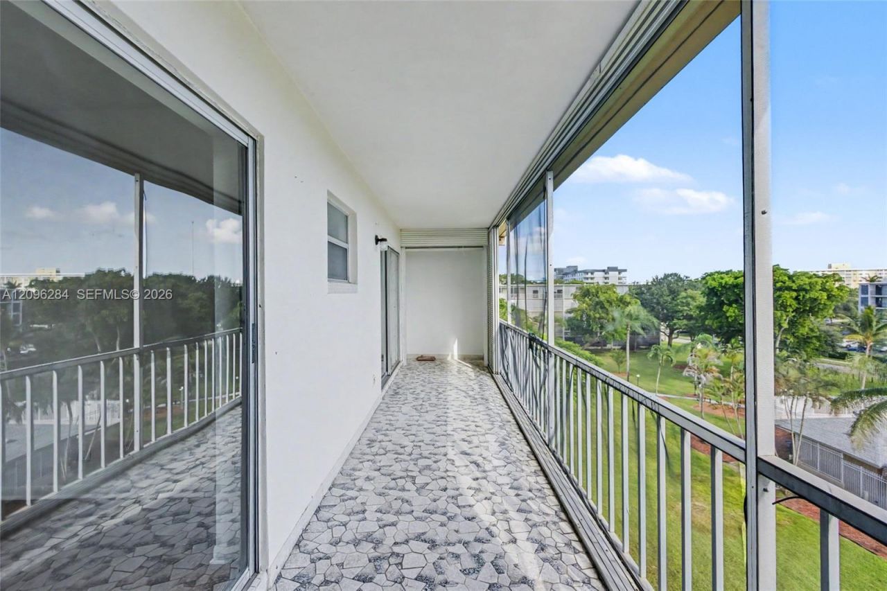 4700 Washington St , Unit 502, Hollywood, FL 33021 Photo