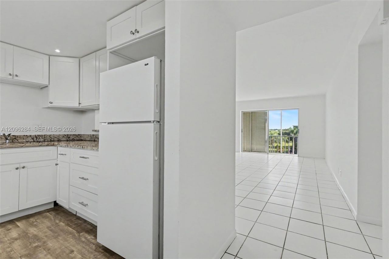 4700 Washington St , Unit 502, Hollywood, FL 33021 Photo