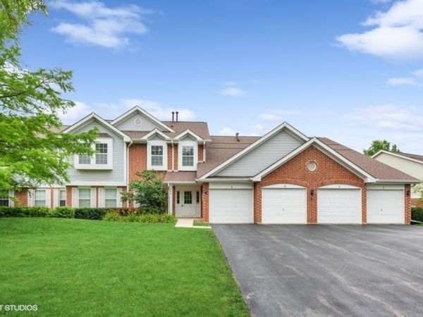 240 Ashbury Lane W, Unit 6, Roselle, IL 60172