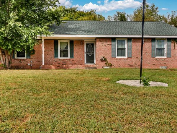 3434 Melrose Dr , Clarksville, TN 37042