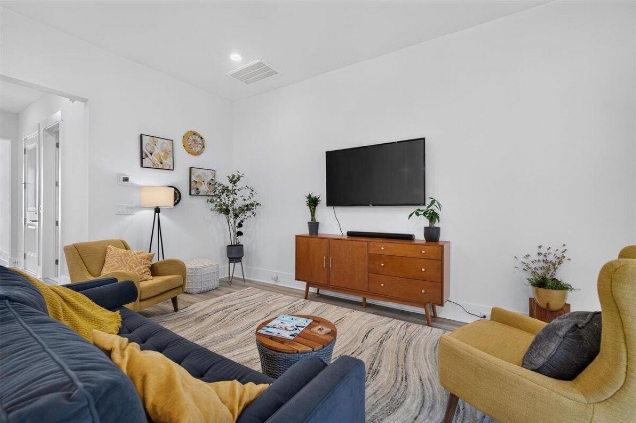 143 Summerwind Drive Photo 10