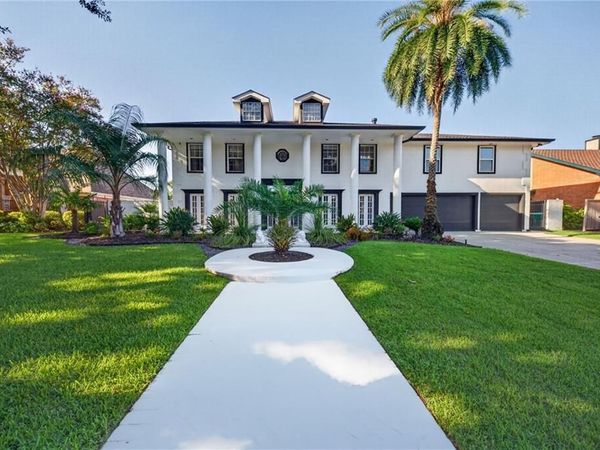 54 CHATEAU LATOUR Drive, Kenner, LA 70065
