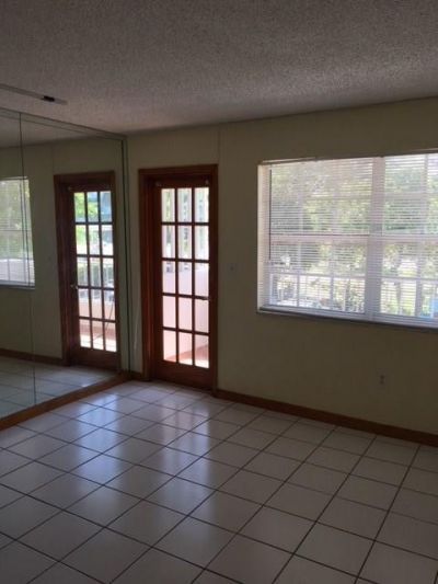 528 Meridian Avenue, Unit 204, Miami Beach, FL 33139 Photo