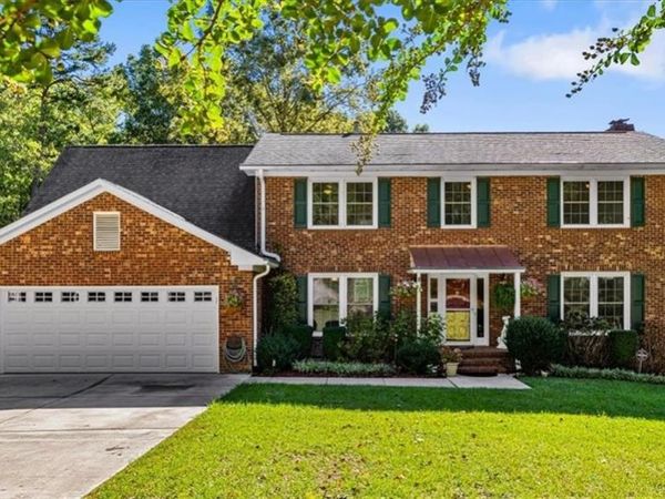 4 Horseshoe Court , Greensboro, NC 27410